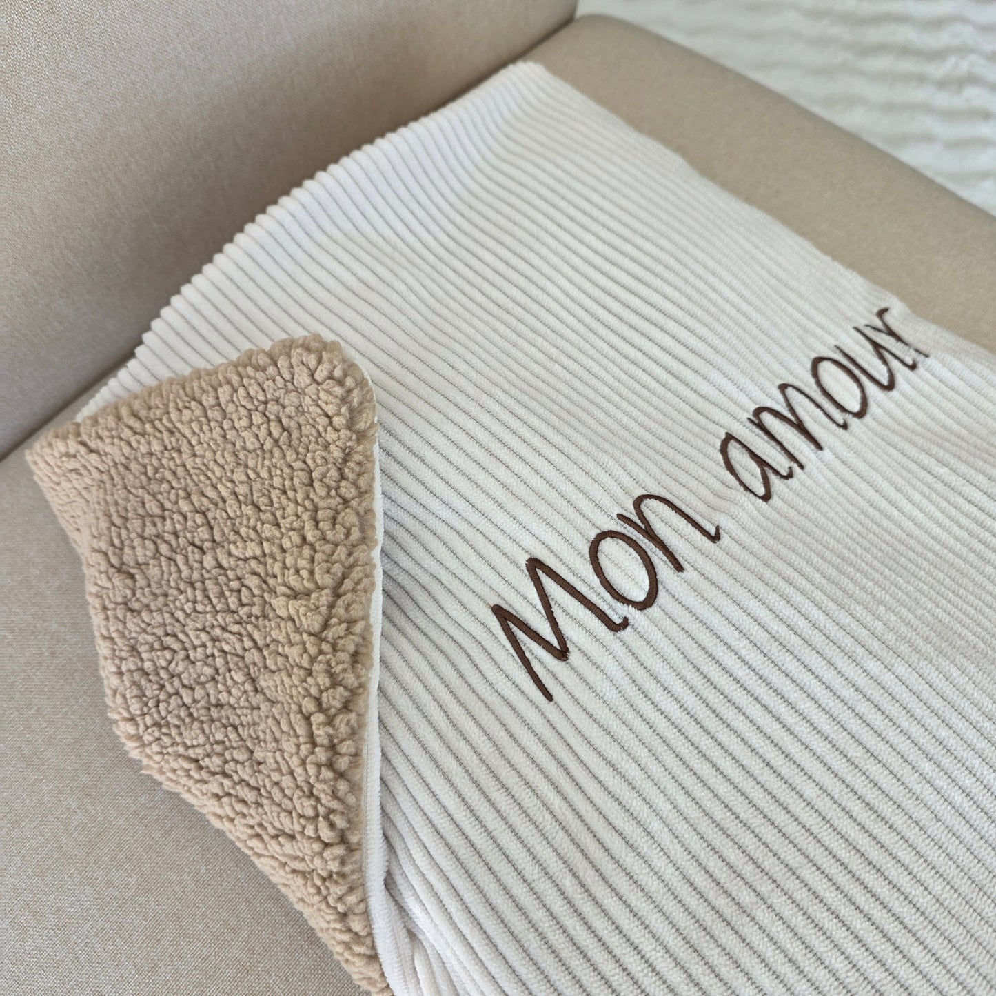 Couverture bébé personnalisée avec broderie "Mon amour"